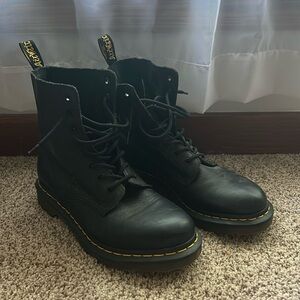 Black Dr. Martens- Size 9